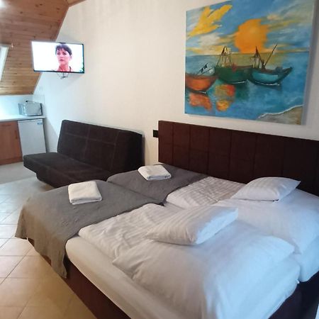 Bed and Breakfast Pensjonacik Ewa Ujście-Darłowskie Esterno foto